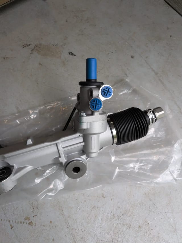 Toyota Tacoma 1995-2004 4Runner 1996-2002 4WD Power Steering Rack and Pinion 44250-35040 — photo 10 of 10