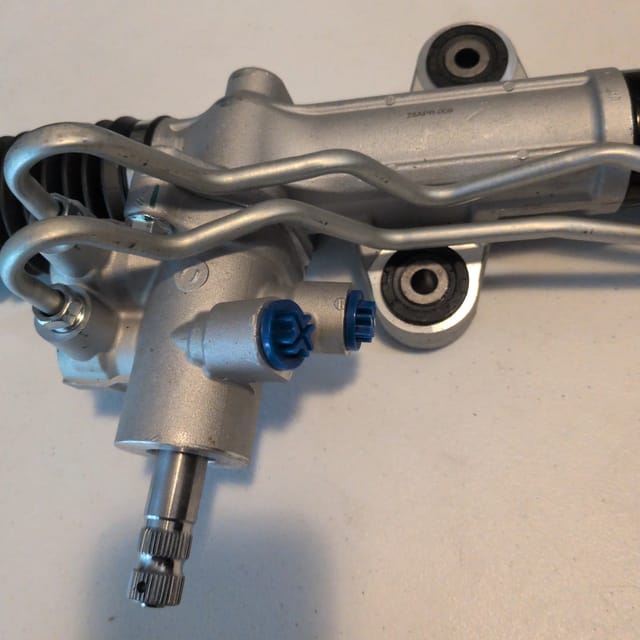 Acura MDX 2001-2002 Hydraulic Power Steering Rack and Pinion Assembly 26-2714 — photo 3 of 8