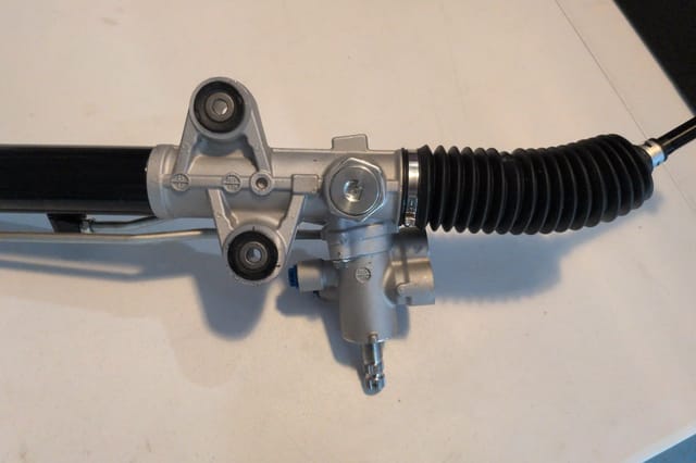 Acura MDX 2001-2002 Hydraulic Power Steering Rack and Pinion Assembly 26-2714 — photo 4 of 8