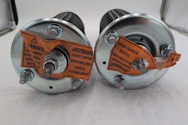 Nissan Pathfinder 2005-2012 Xterra 2005-2015 Front Strut & Coil Spring Assembly Pair 171103 — photo 2 of 6