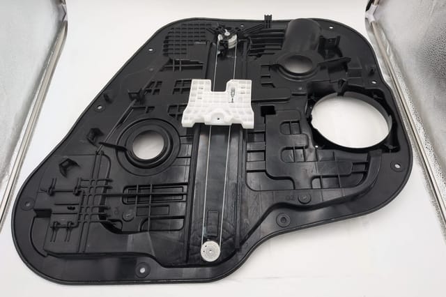 Kia Sorento 2016-2020 Rear Left Power Window Regulator w/o Motor 83471C5000