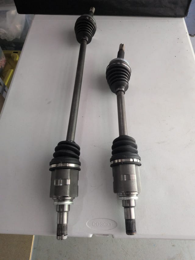 Front CV Axle Shaft Pair, Left and Right - Corolla, Matrix, Vibe 1.8L