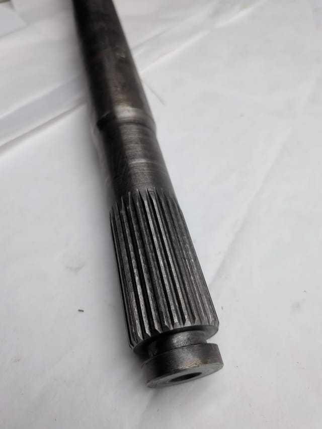 Rear Axle Shaft 14042690 - Motive Gear GM 8.5in 10-Bolt 28-Spline RH 34in - No Wheel Studs — photo 2