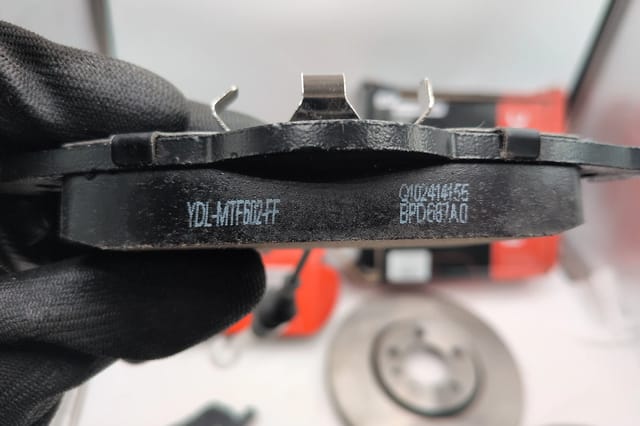 288mm Front Brake Rotor & Ceramic Pad Kit VW Jetta Golf Beetle - Missing One Pad — photo 5