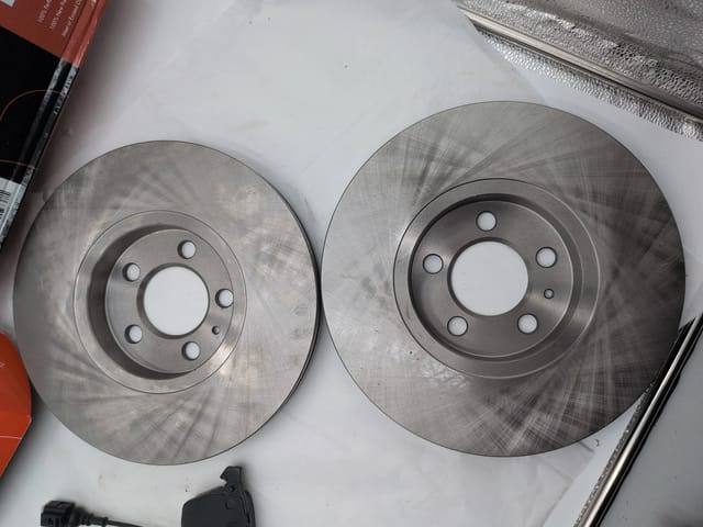 288mm Front Brake Rotor & Ceramic Pad Kit VW Jetta Golf Beetle - Missing One Pad — photo 7
