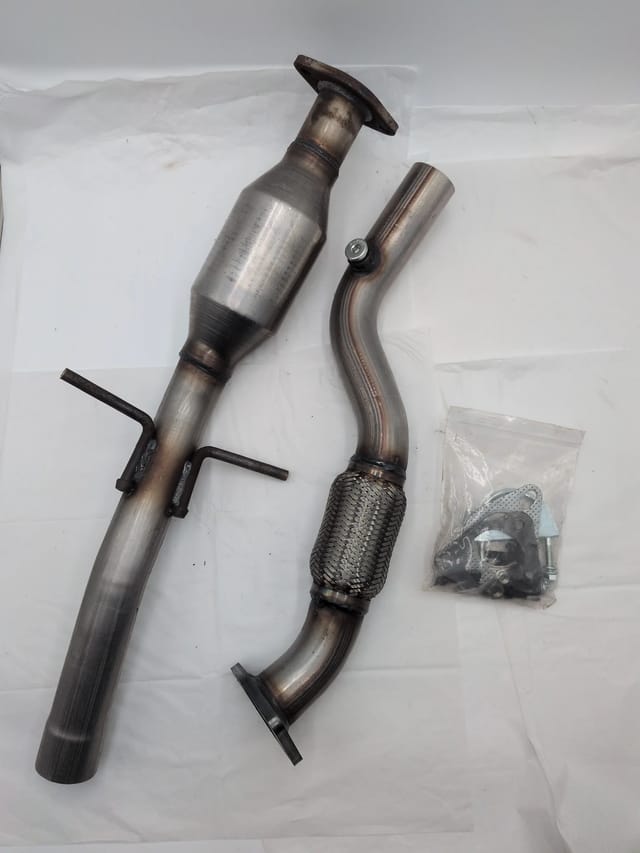 Chevy Cruze 2011-2015 & Cruze Limited 2016 1.4L Rear Catalytic Converter Kit 643091