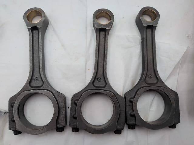 Hyundai Kia G4KD 2.0L Crankshaft, 3 Conn Rods, Bearings & Rings 23111-2G010 — photo 3