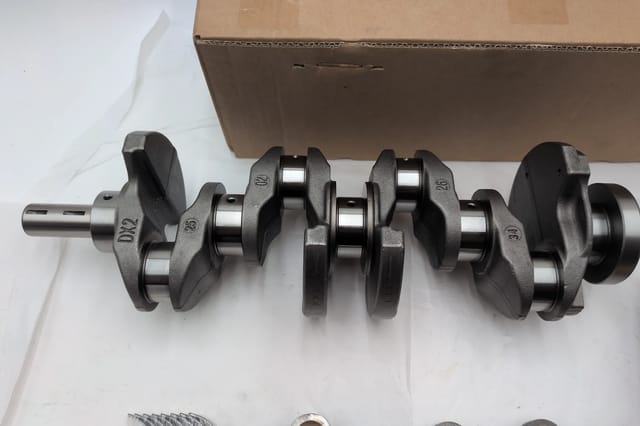 Hyundai Kia G4KD 2.0L Crankshaft, 3 Conn Rods, Bearings & Rings 23111-2G010 — photo 4