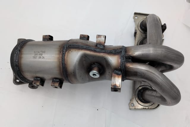 Catalytic Converter with Exhaust Manifold - 2007-2009 Toyota Camry / 2006-2008 Solara 2.4L — photo 2