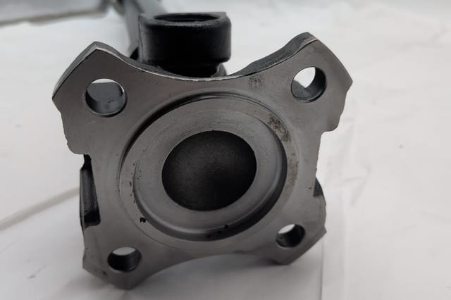 Jeep Grand Cherokee Commander 2005-2006 3.7L Front Driveshaft Prop Shaft 52105758AB — photo 2