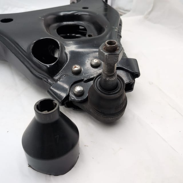 Chevy Silverado / GMC Sierra 1500 1999-2007 2WD Front Right Lower Control Arm RK620264 — photo 4