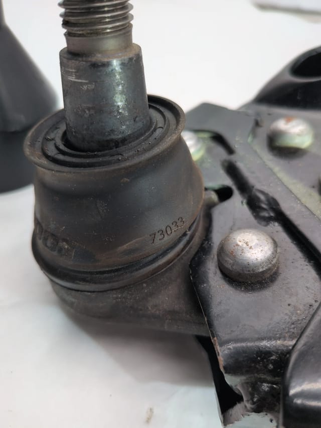 Chevy Silverado / GMC Sierra 1500 1999-2007 2WD Front Right Lower Control Arm RK620264 — photo 5
