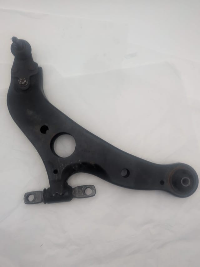 Front Right Lower Control Arm with Ball Joint for Toyota Sienna 2004-2010