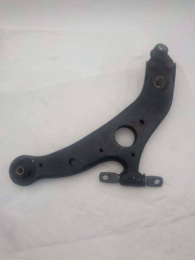Front Right Lower Control Arm with Ball Joint for Toyota Sienna 2004-2010 — photo 7