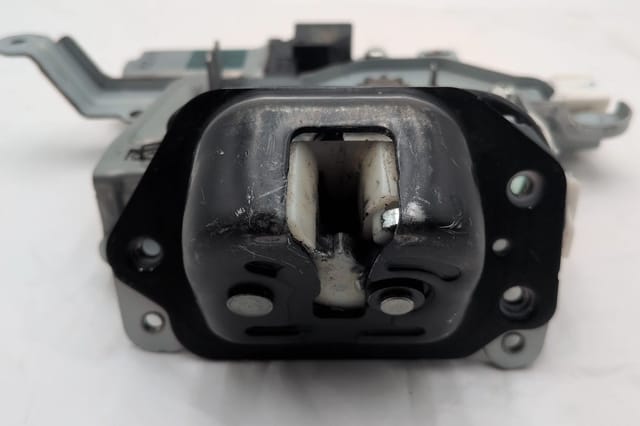 Nissan Rogue 2017-2020 Murano 2017-2024 Tailgate Latch Lock Actuator 90500-7FM0A — photo 3