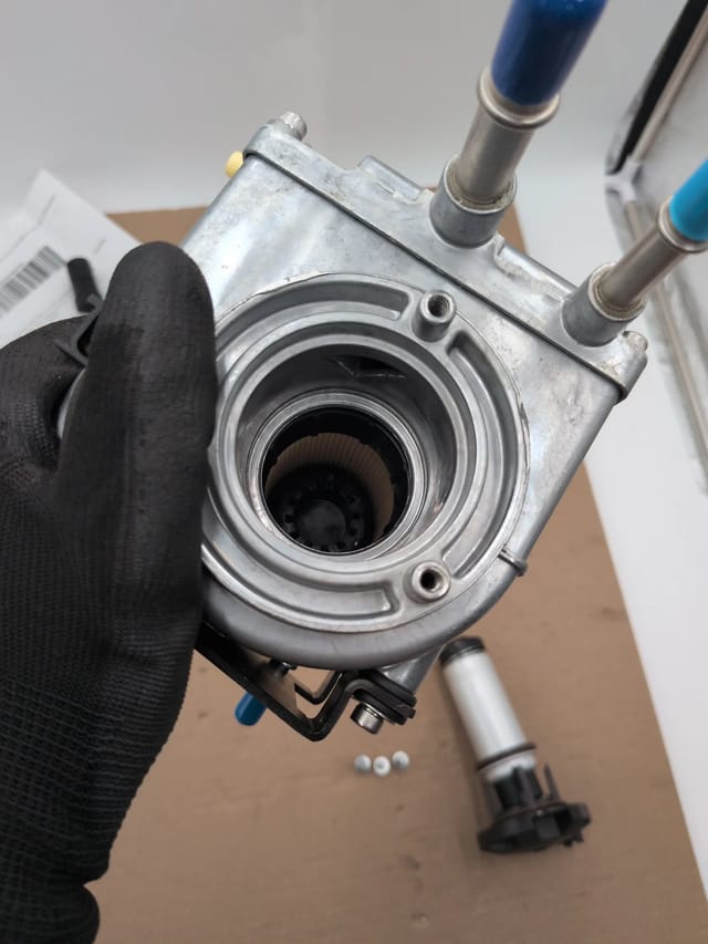 Ford Super Duty 2008-2010 6.4L Diesel Frame Fuel Pump Assembly w/ Filter 8C3Z9G282A — photo 11