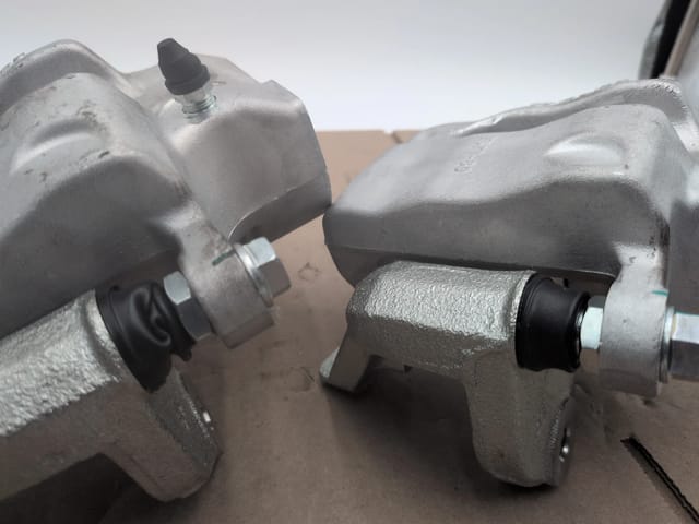 Rear Brake Caliper Pair with Brackets 18-B5118 18-B5119 for Cadillac CTS 2008-2013 3.0L 3.6L — photo 7