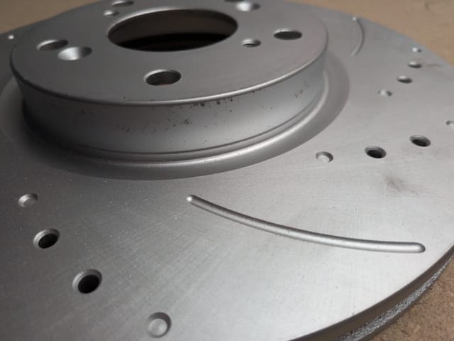 Front Drilled Slotted Rotors and Ceramic Brake Pads Kit 2005-2006 Honda CR-V — photo 4