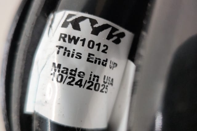 KYB SR4079 Strut-Plus Front Complete Strut Assembly 07-13 Silverado Sierra 4WD — photo 3