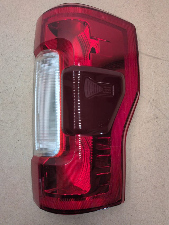Ford F-250 F-350 Super Duty 2017 to 2019 Right Passenger Tail Light Halogen Blind Spot KC3Z-13404-C