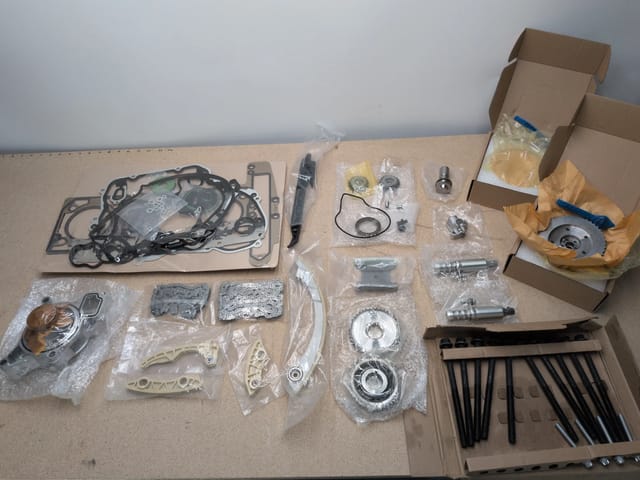 2.4L Ecotec VVT Timing Chain Kit w/ Water Pump, Cam Phasers, Head Gasket & Bolts - Equinox Terrain