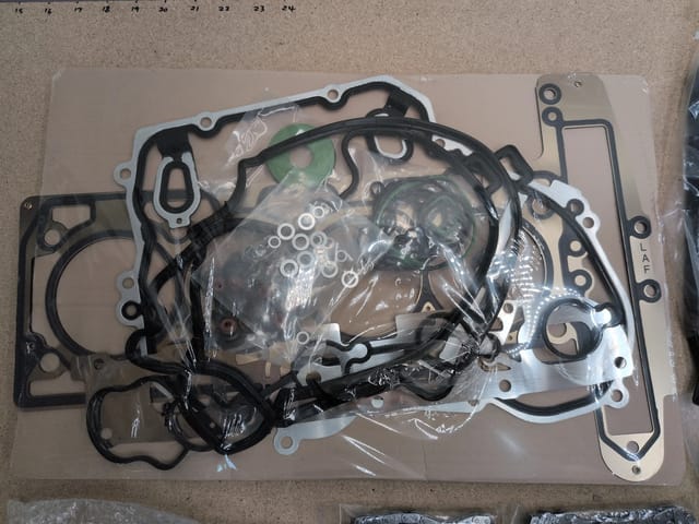 2.4L Ecotec VVT Timing Chain Kit w/ Water Pump, Cam Phasers, Head Gasket & Bolts - Equinox Terrain — photo 2