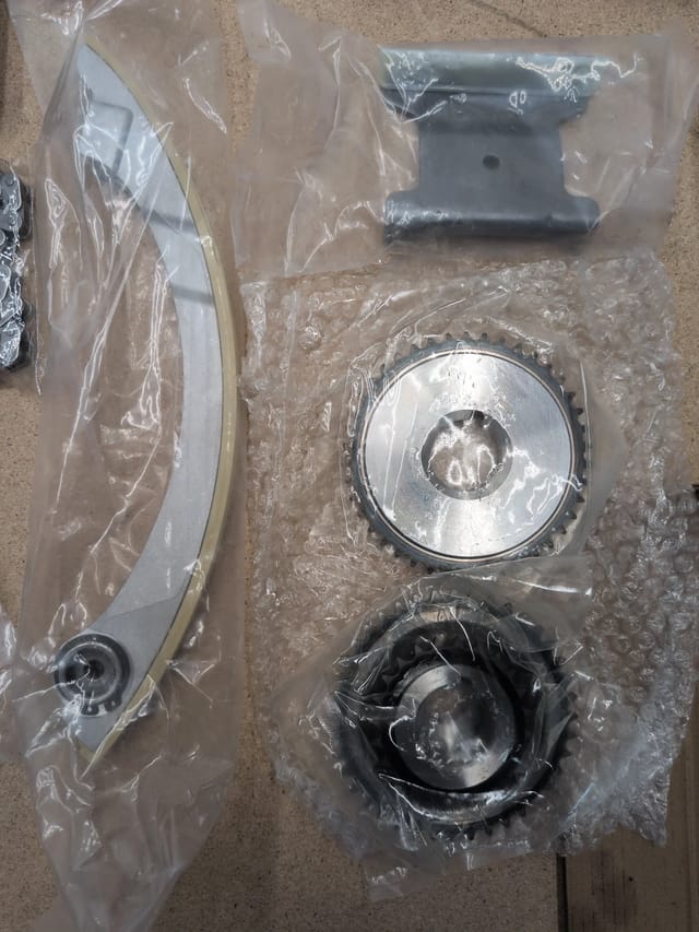 2.4L Ecotec VVT Timing Chain Kit w/ Water Pump, Cam Phasers, Head Gasket & Bolts - Equinox Terrain — photo 5