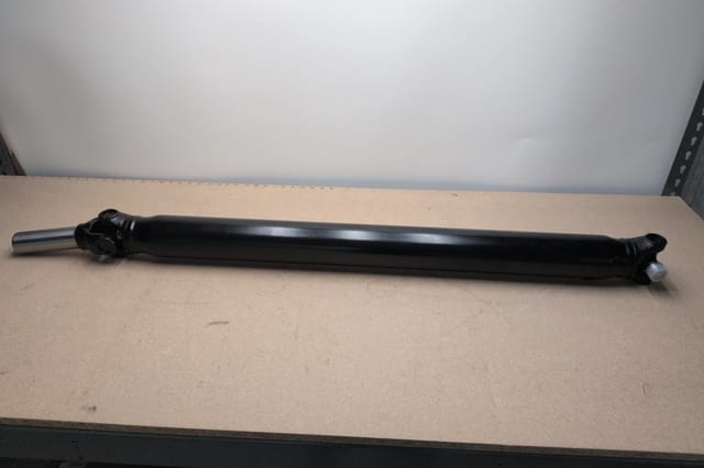 Chevy Silverado GMC Sierra 1500 4WD Auto Rear Driveshaft 1999 to 2005, 119 in Wheelbase
