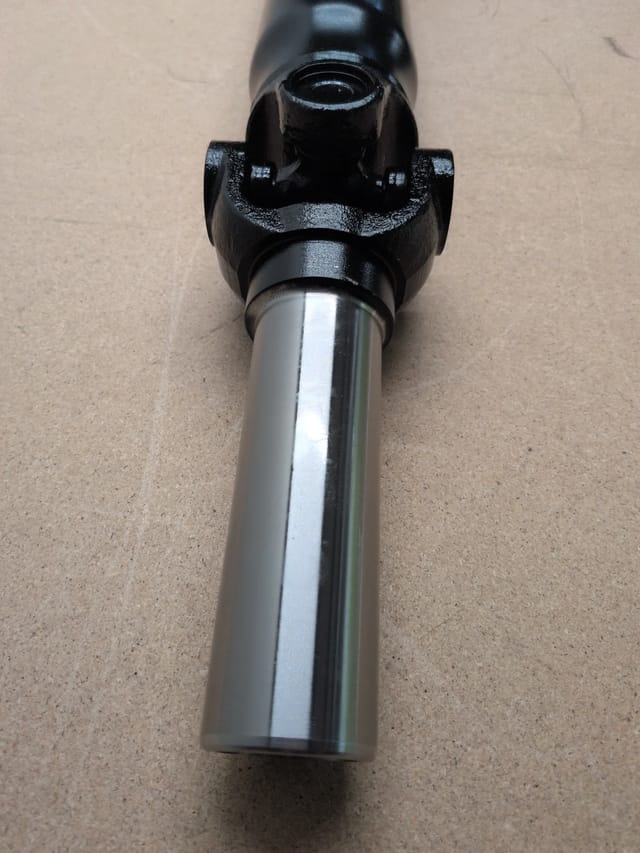 Chevy Silverado GMC Sierra 1500 4WD Auto Rear Driveshaft 1999 to 2005, 119 in Wheelbase — photo 2