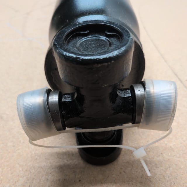 Chevy Silverado GMC Sierra 1500 4WD Auto Rear Driveshaft 1999 to 2005, 119 in Wheelbase — photo 4