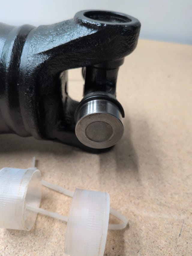 Chevy Silverado GMC Sierra 1500 4WD Auto Rear Driveshaft 1999 to 2005, 119 in Wheelbase — photo 5