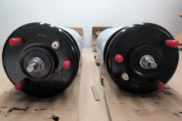 Land Rover LR3 LR4 Range Rover Sport Front Air Suspension Strut Pair RNB501250 — photo 2