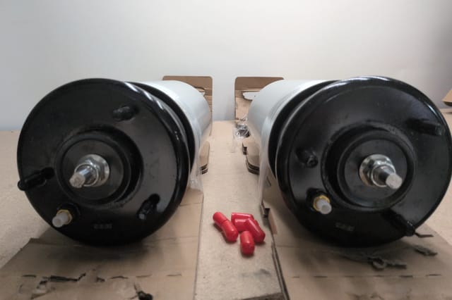 Land Rover LR3 LR4 Range Rover Sport Front Air Suspension Strut Pair RNB501250 — photo 3