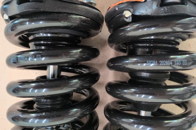 Front Strut Assembly Pair 271100, Dodge Dakota and Mitsubishi Raider 2WD — photo 2