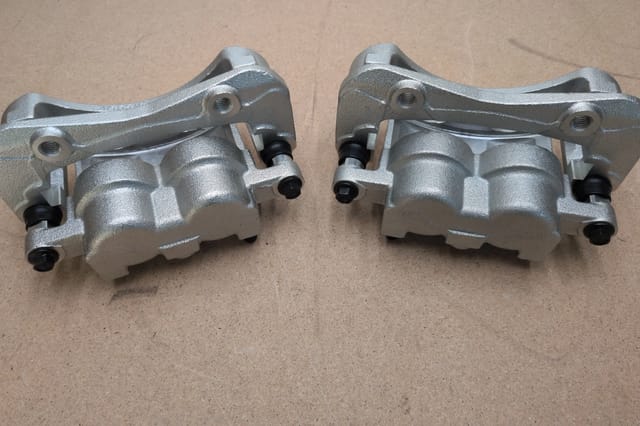 Front Brake Caliper Pair with Brackets 18B4939 18B4938, Colorado and Canyon — photo 4