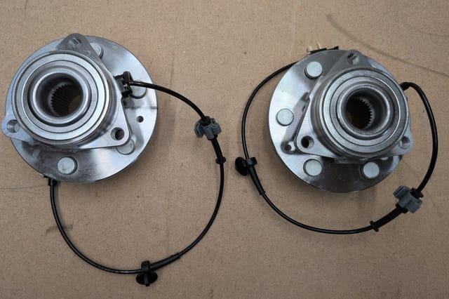 Front Wheel Hub Bearing Pair 515160, Silverado Sierra Tahoe 4WD