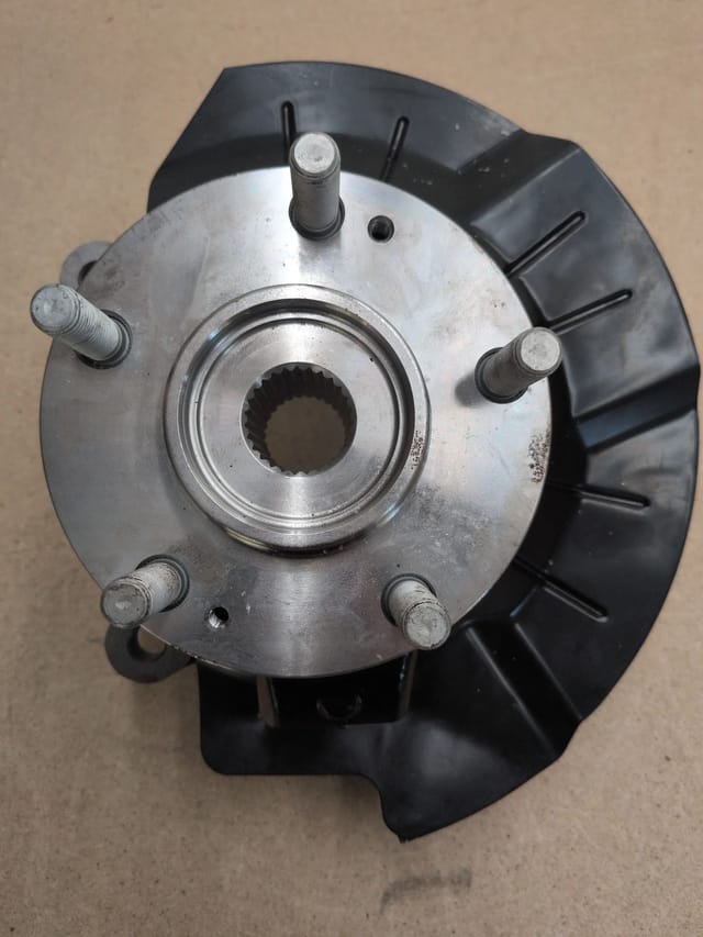 Kia Soul 2014 to 2016 1.6L 2.0L Front Left Steering Knuckle & Hub Assembly 51715-B2050 — photo 2