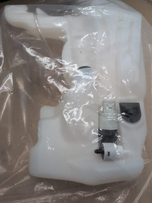 Windshield Washer Reservoir with Pump for 2011 to 2022 Jeep Grand Cherokee WK2 — photo 2