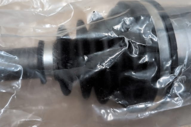 Front Right CV Axle 1997 to 2005 S10 Blazer Sonoma Jimmy 4WD ZR2 - MOOG 10S014R — photo 2