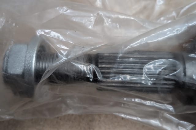 Front Right CV Axle 1997 to 2005 S10 Blazer Sonoma Jimmy 4WD ZR2 - MOOG 10S014R — photo 4