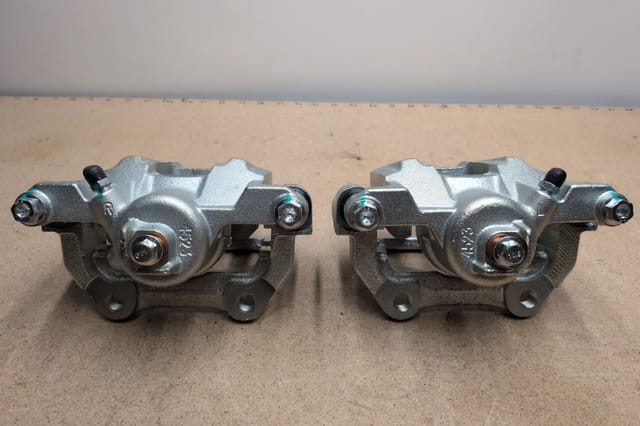 Rear Brake Calipers with Brackets, Left and Right Pair, for 2011 to 2017 Honda Odyssey — photo 2