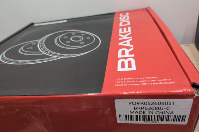 Front Brake Rotors and Ceramic Pads Kit 305mm Jeep Compass Renegade Fiat 500X — photo 9