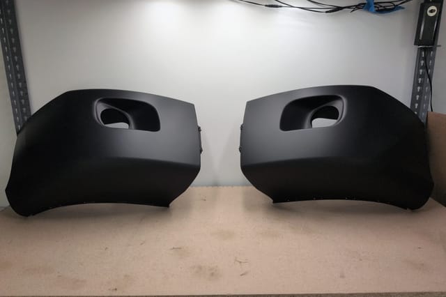Peterbilt 579 2013-2019 Black Front Bumper Corners Pair w/ Fog Light Hole