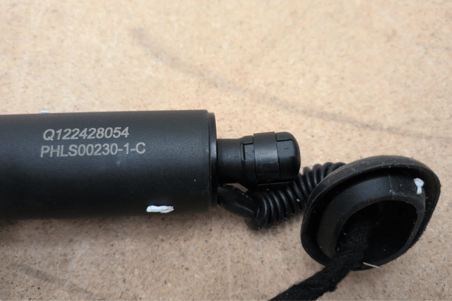 Mercedes-Benz GLA250 GLA45 AMG Power Liftgate Strut Left 2015 2019 A1568900230 — photo 3
