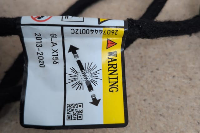 Mercedes-Benz GLA250 GLA45 AMG Power Liftgate Strut Left 2015 2019 A1568900230 — photo 4