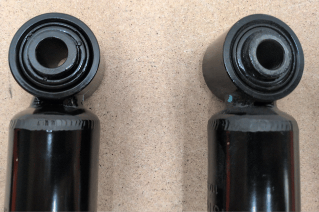 Rear Shocks Pair Chrysler Pacifica AWD 2020-2024 One Mount Broken — photo 3