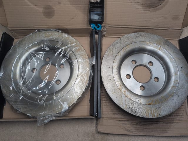 Rear Brake Rotors and Pads 2015-2021 Ford Mustang GT — photo 2