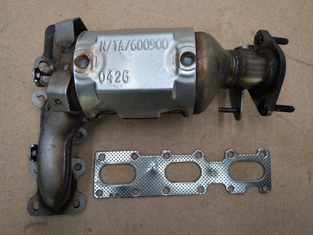 Walker 16728 Front Catalytic Converter Manifold Ford Explorer 2013 2016 2019