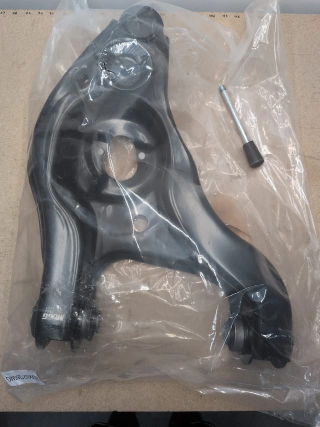MOOG RK621264 Right Lower Control Arm 2003 2008 2013 Dodge Ram 2500 3500 2WD