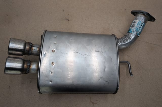 Walker Quiet-Flow SS 53646 Stainless Muffler Assembly for 2003 2004 Infiniti G35